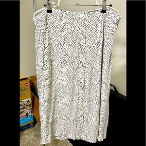 Old Navy, white with black spots, midi length, size XL.